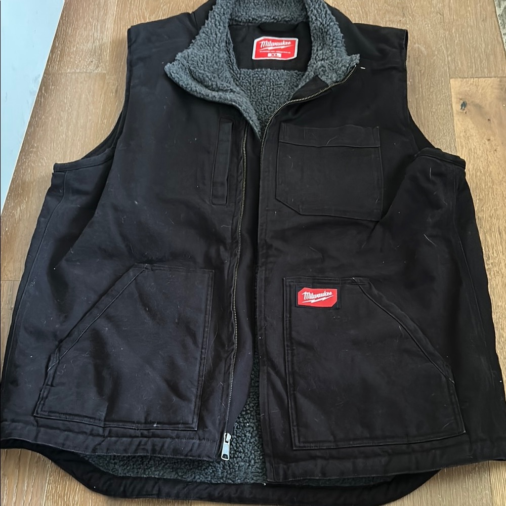 Milwaukee Black Quilted Work Vest